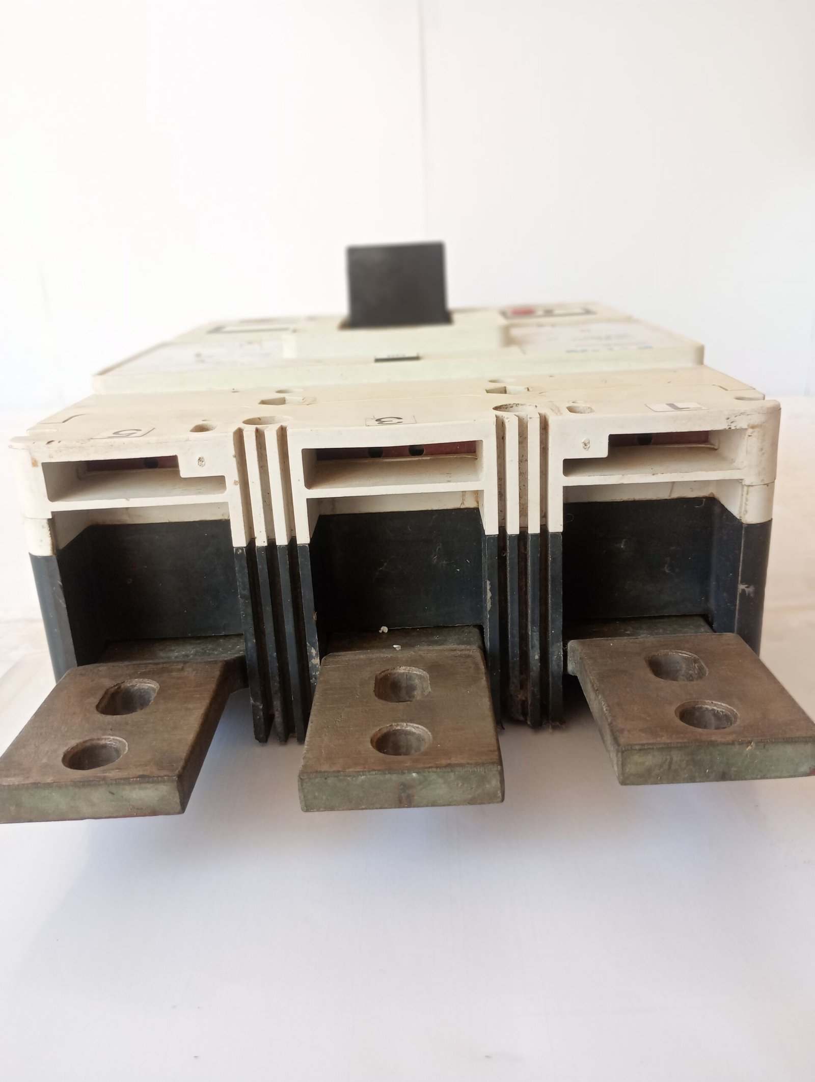 Eaton LMLE8003X 800A MCCB | Molded Case Circuit Breaker - Image 2